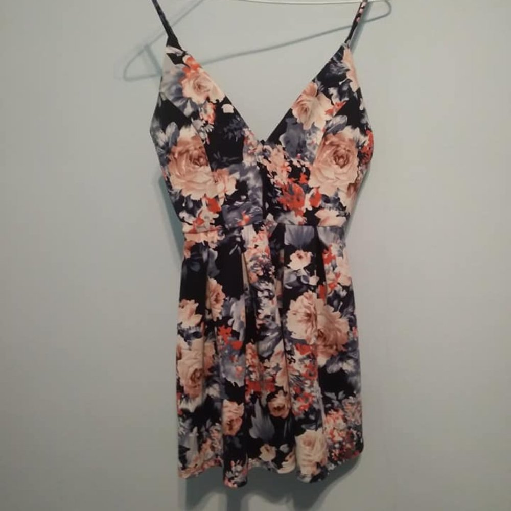 Weekend Ready Floral Mini Dress (Small)